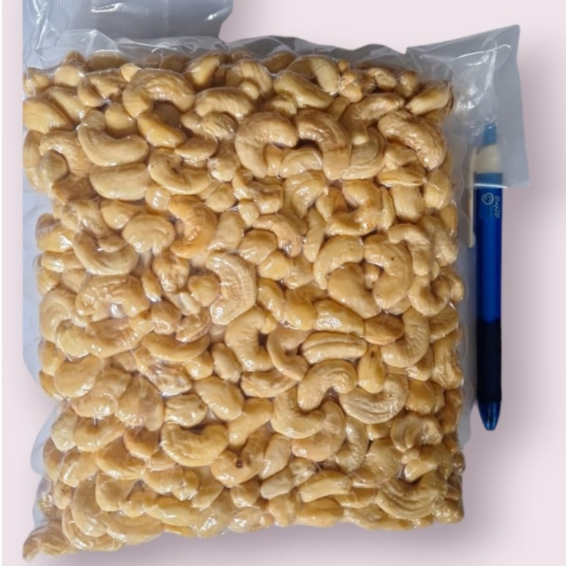 

Kacang Mede Jumbo Sulawesi repack 1 kg packing vakum