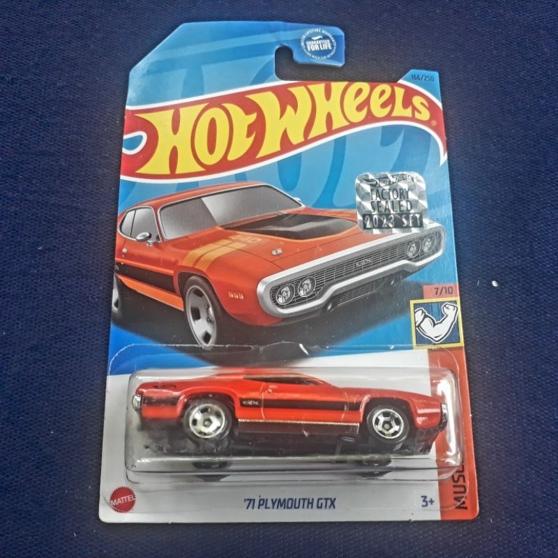 Diecast Hot Wheels HW Muscle Mania 71 Plymouth GTX Orange FS