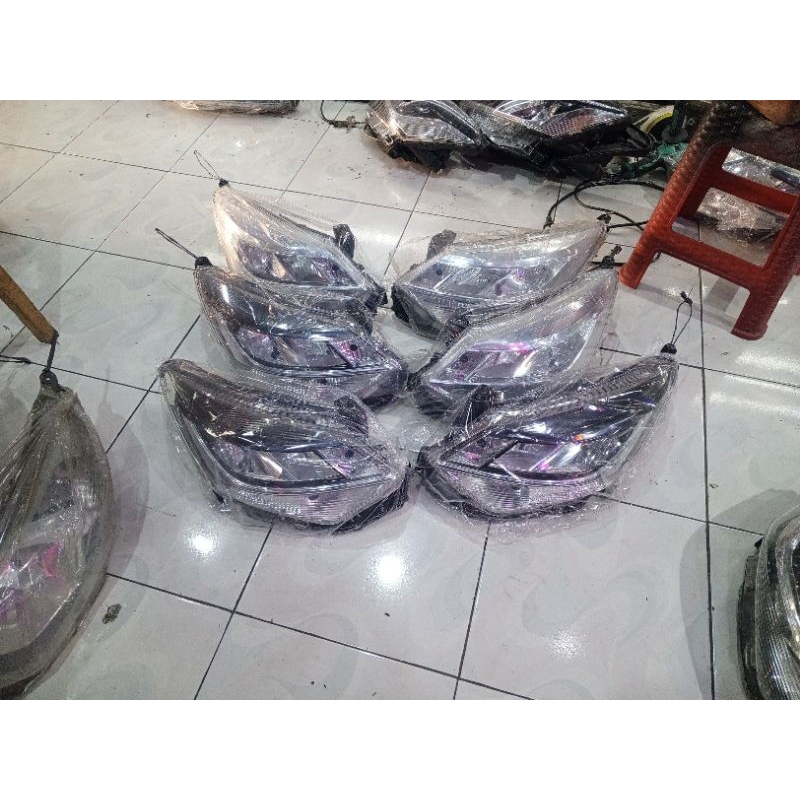 headlamp calya sigra facelips 2019-2022 original. lampu depan sigra