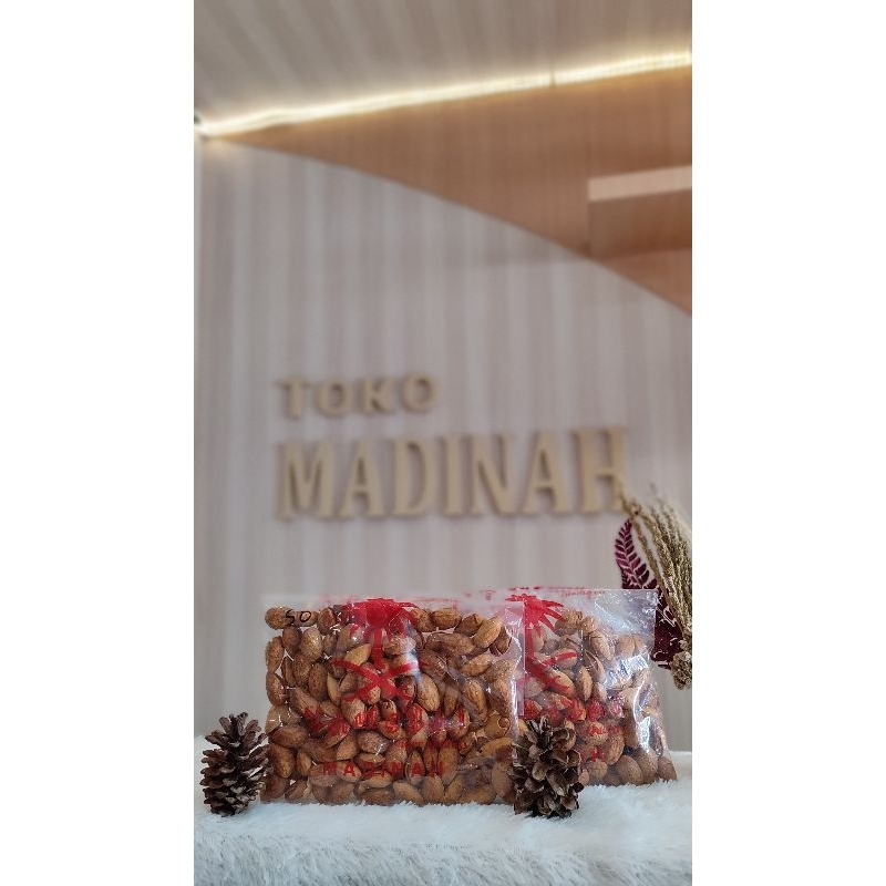 

Kacang Almond kulit isi 1/4gr