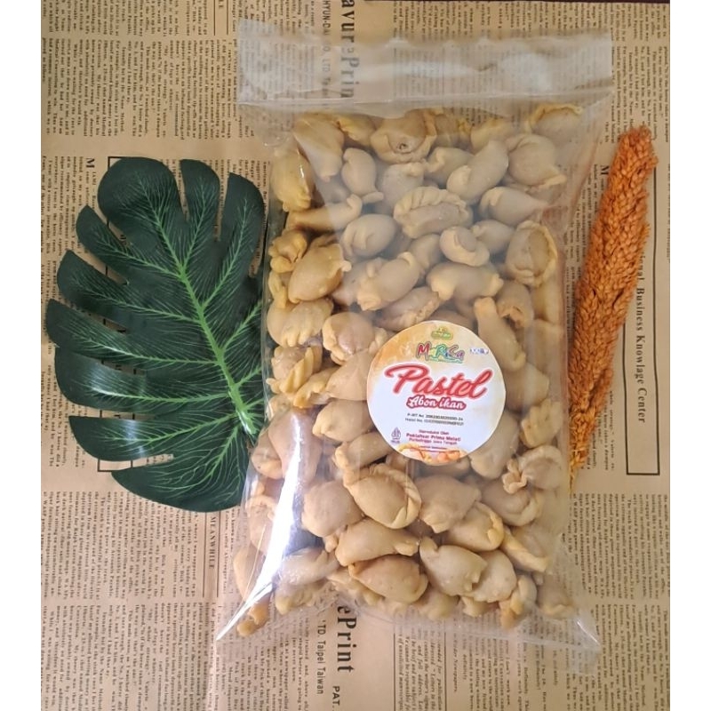 

Pastel kering mini isi abon renyah marisa 500 gram.