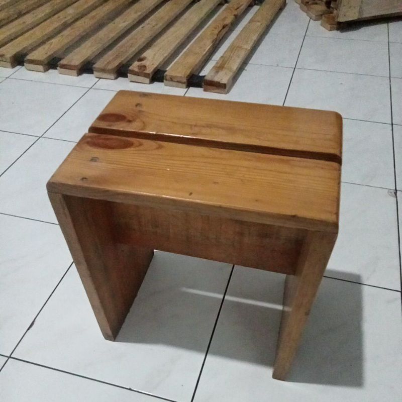 Bangku Santai Mini Bahan Jati Belanda Ukuran 32cmx30cmx20cm