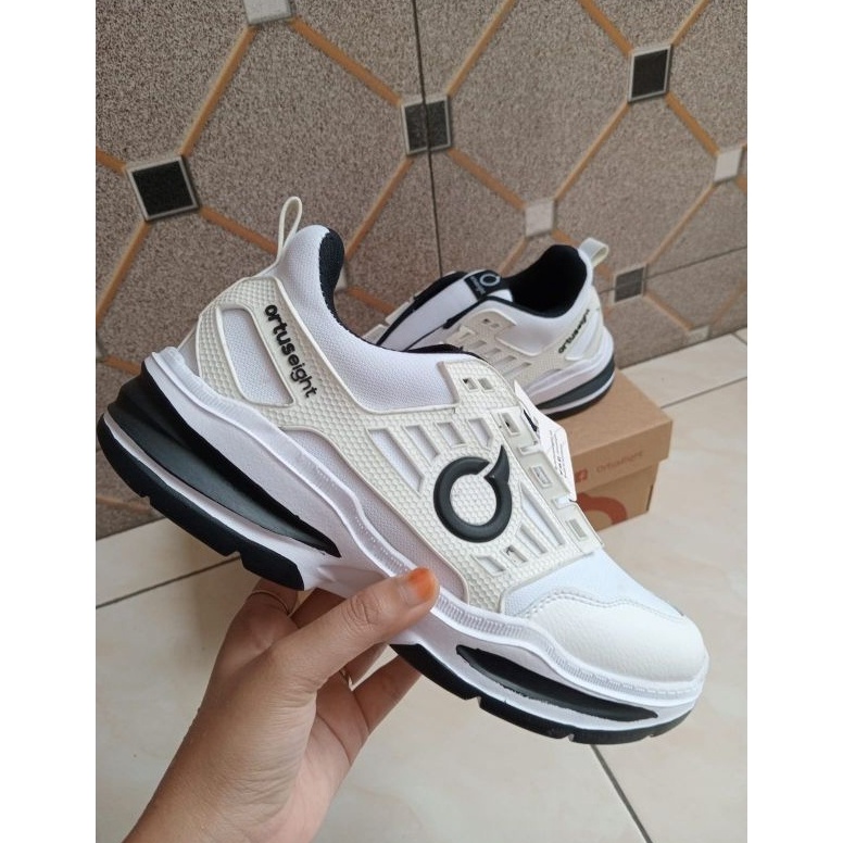 Trend Terbaru Sepatu Runing Ortuseight Original Dewasa PriaWanita Terbaru 223 Putih Polos White Prem