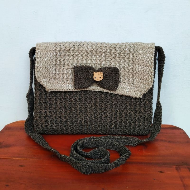 Tas slempang rajut cewek variasi pita
