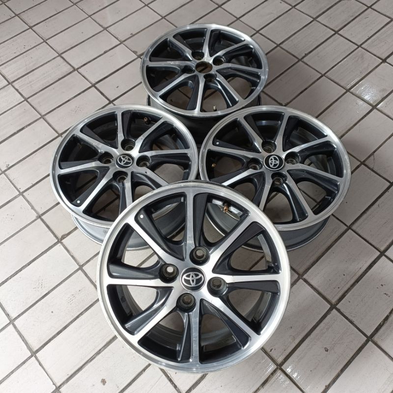 Velg Mobil Bekas Std Copotan Calya Ring 14 Hole 4x100 Offset 45