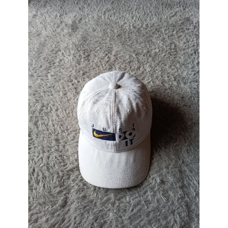 topi nike vintage second