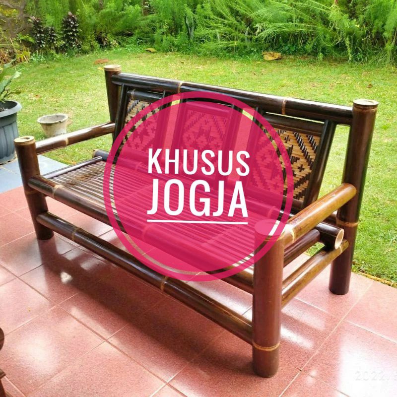 KURSI BAMBU HITAM  SANDARAN MOTIF ANYAMAN/ KURSI TAMU /LINCAK BAM BU KURSI BAMBU PANJANG