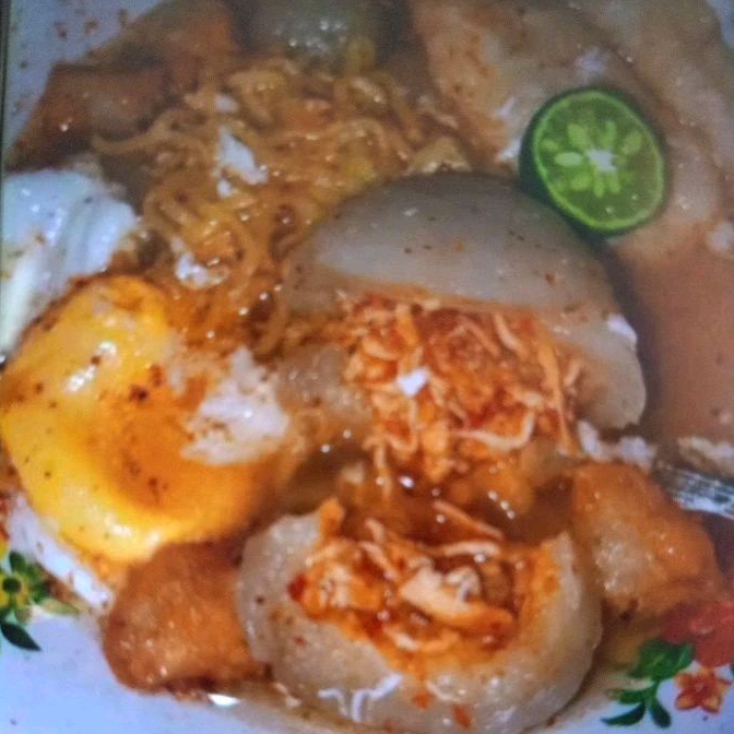 

bakso Aci ayam suwir mercon