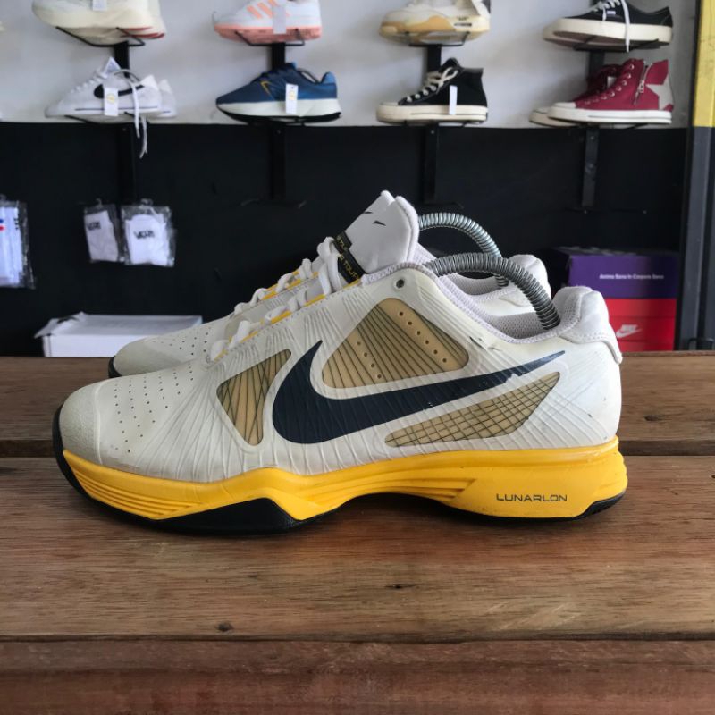 Sepatu Nike Lunar Vapor 8 x Roger Federer