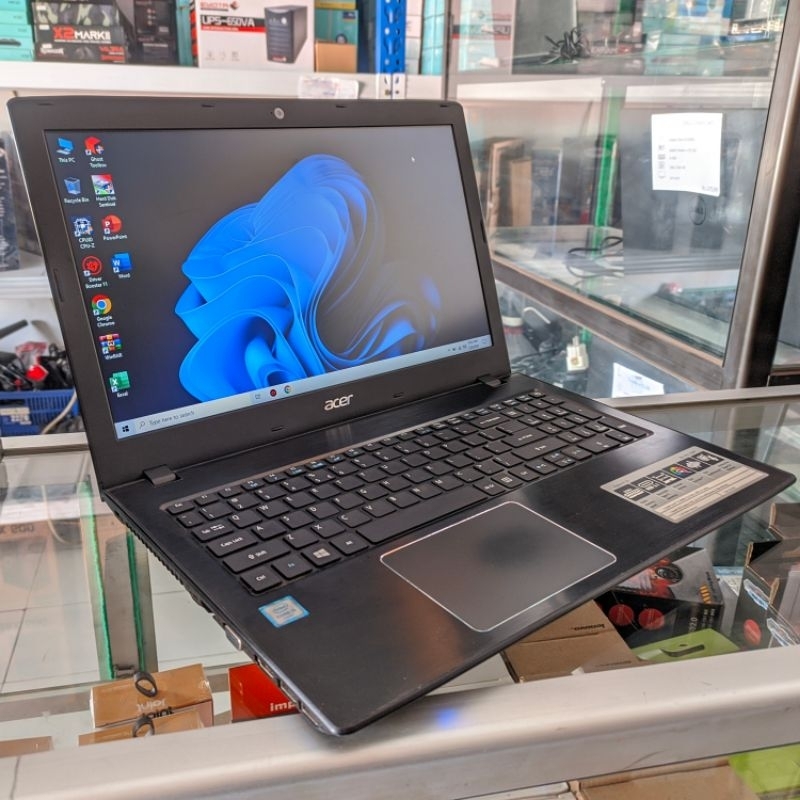 Laptop Acer Aspire Intel Core i3-6006u (Gen6) Ram 4GB SSD 128GB Layar 15,6"inch HD Mulus Seperti Bar