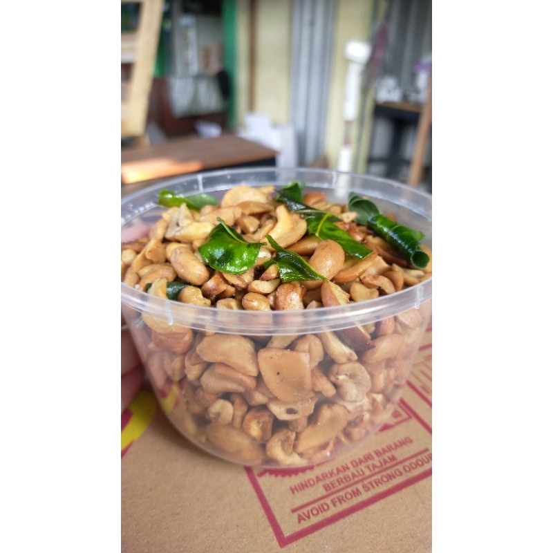 

kacang menteh pecahan siap makan 55.000 dapat 3toples