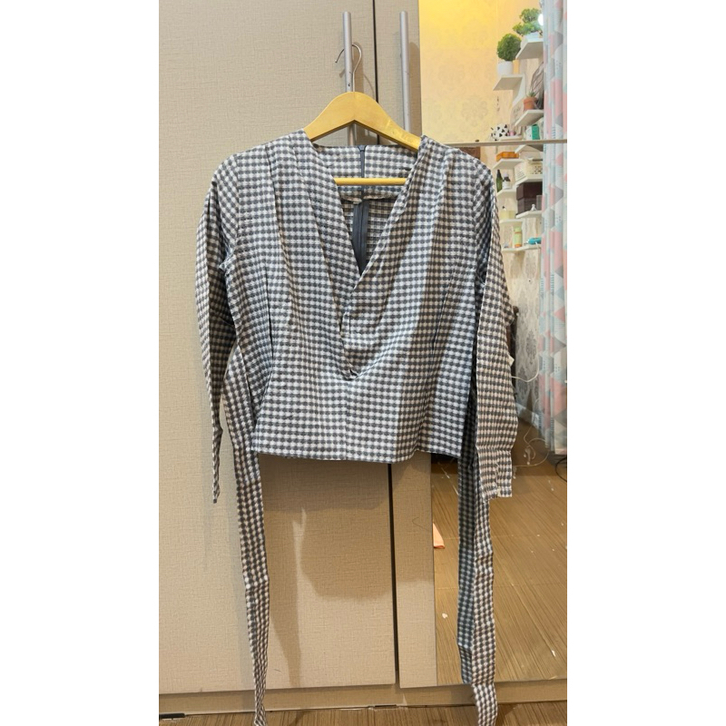 Preloved blouse monogram