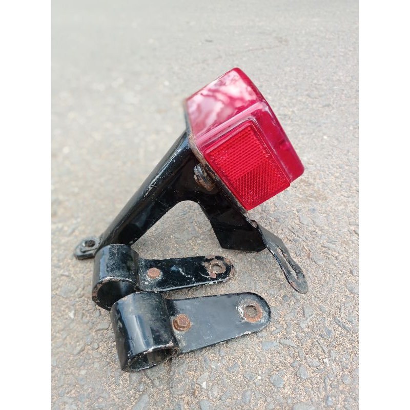 breket dudukan lampu depan yamaha dt100 original bekas