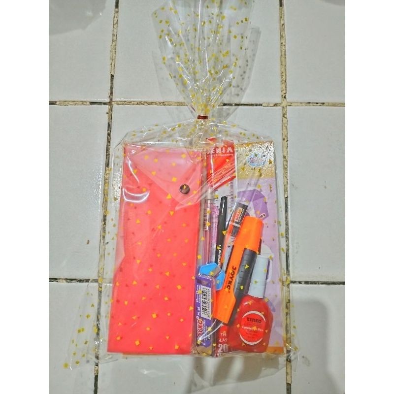 

Paket Alat Tulis Sekolah Lengkap 5 / Sovenir Ulang Tahun/ Paket Lengkap Murah