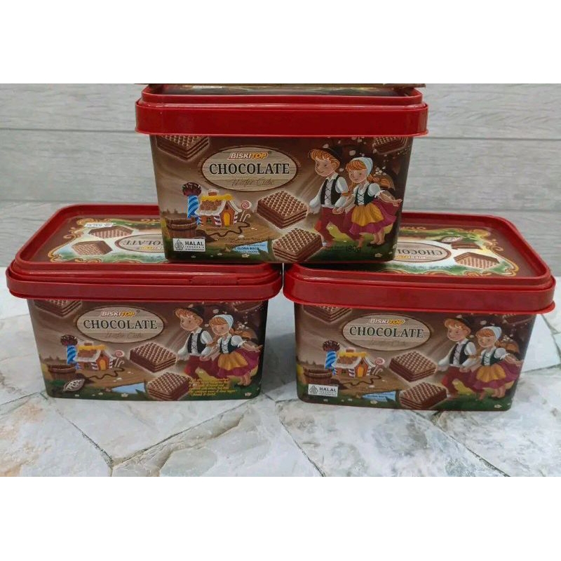 

biskitop wafer cube rasa coklat