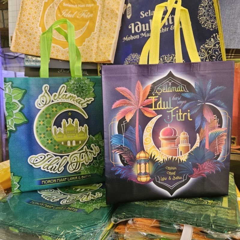 

Tas Lebaran Idul Fitri Goodie Bag Tas Bingkisan Lebaran Premium Bahan Tebal Waterproof Ukuran 38x35 Tas Lebaran Laminasi Muat Banyak