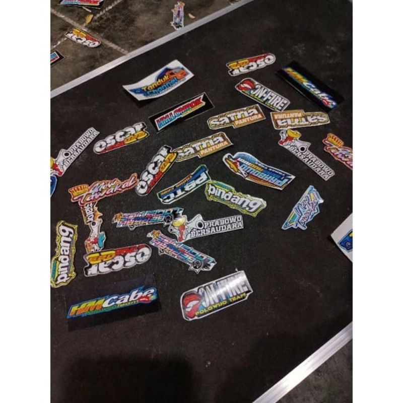 

Stiker Miniatur Truk Plastik