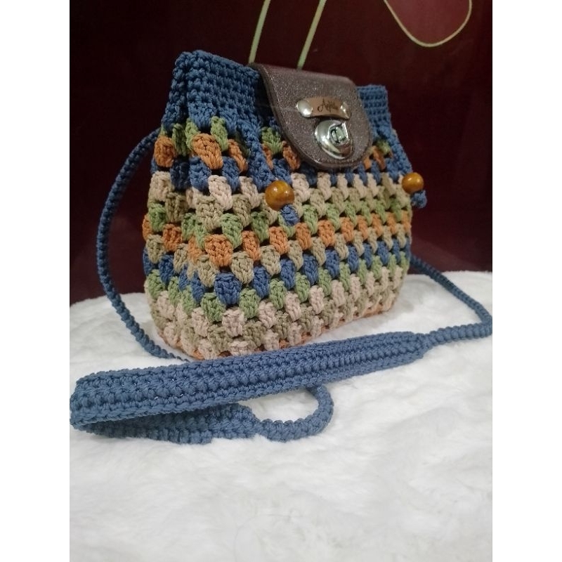 tas selempang mini rajut