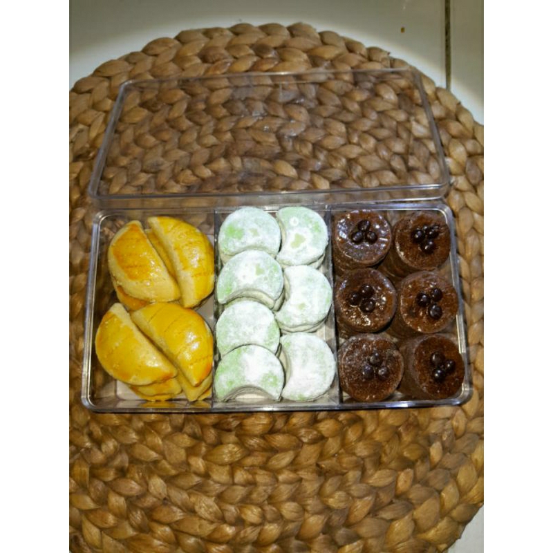 

KUE KERING LEBARAN MIX 3 VARIAN (NASTAR BULAN,PUTRI SALJU,KUE COKLAT)