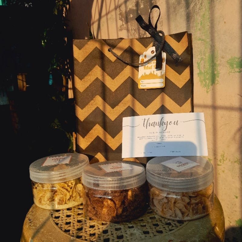 

HAMPERS IDUL FITRI BANANA CHIPS