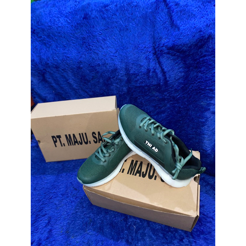 sepatu olahraga tni ad