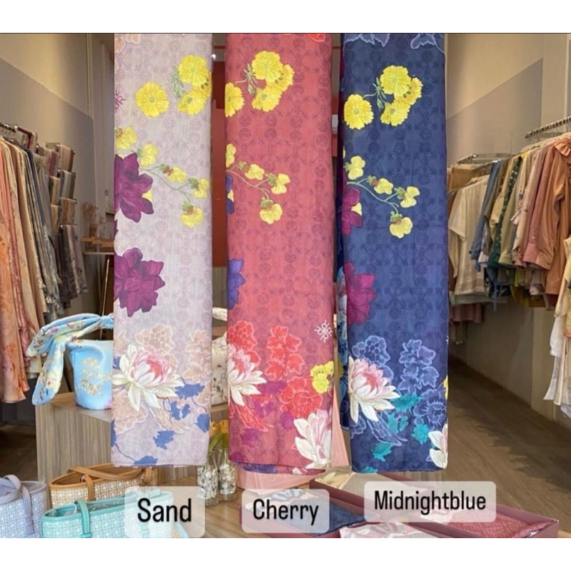 KAMIRA SCARF RIA MIRANDA, NEW ORIGINAL WITH BOX