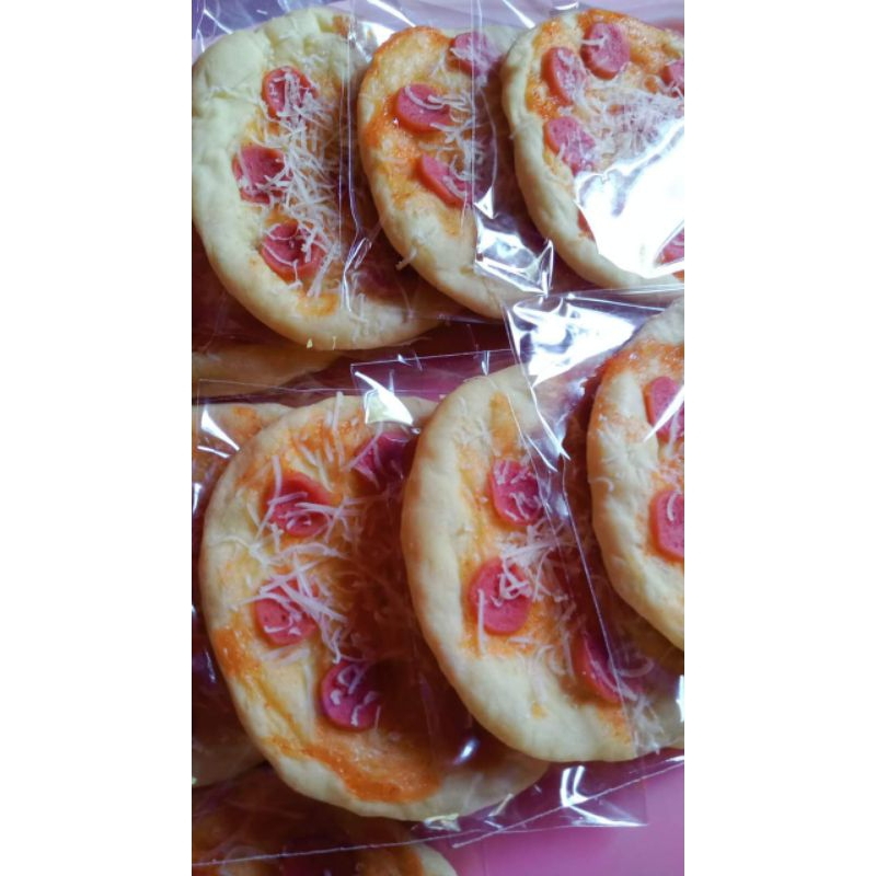 

pizza mini dan roti sobek