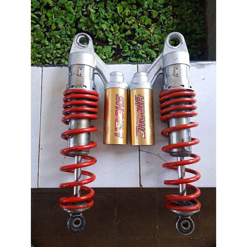 shockbreaker shok belakang SHOWA Honda CB 400 cb400 Original