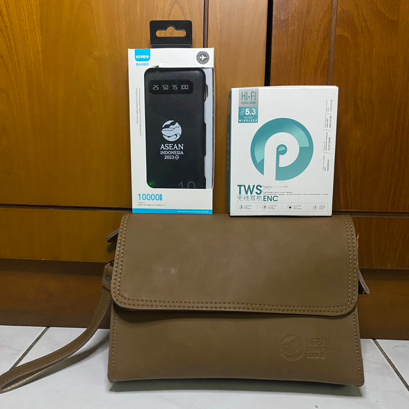 Paket Merchandise / Hand Bag / Power Bank Kivee Basike 10000 mAh / TWS Earbuds