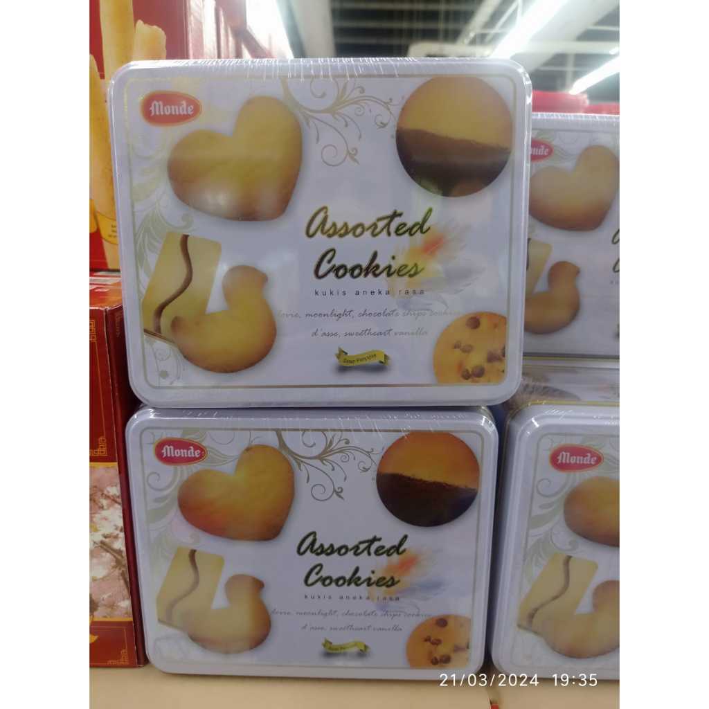 

MONDE ASSORTED COOKIES 320GR - BISKUIT KALENG LEBARAN