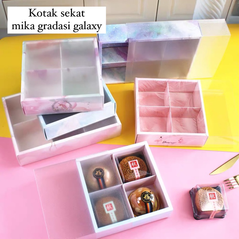 

Kotak Sekat 4 / Box Kue Bulan Mooncake Cake cookies Tart brownies donat Pia Dus / Box Hampers Bungkusan Bingkisan Gradasi / Paper bag Mika bening transparan / Hadiah bingkisan cookies snack