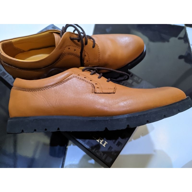 Buccheri  asli Sepatu second seperti baru baca Deskripsi sepatu pantofel formal pria sepatu kulit as