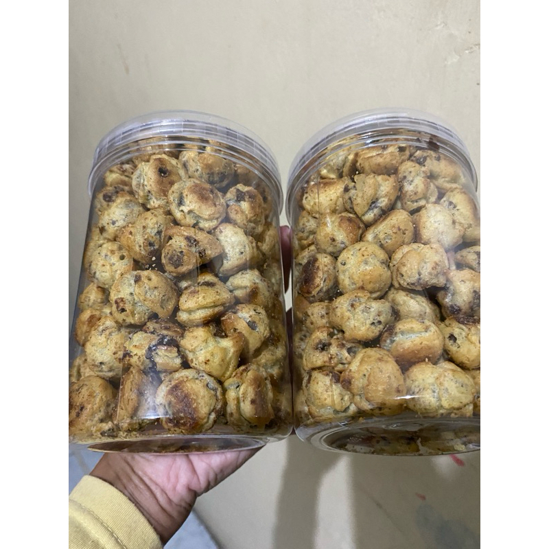 

Soes Kering Coklat - Coklat Apollo Roka - KUE LEBARAN - HAMPERS - PARCEL