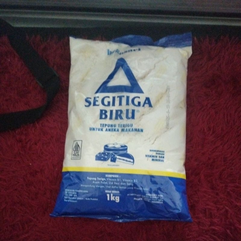 

Tepung Terigu Segitiga Biru 1 Kg