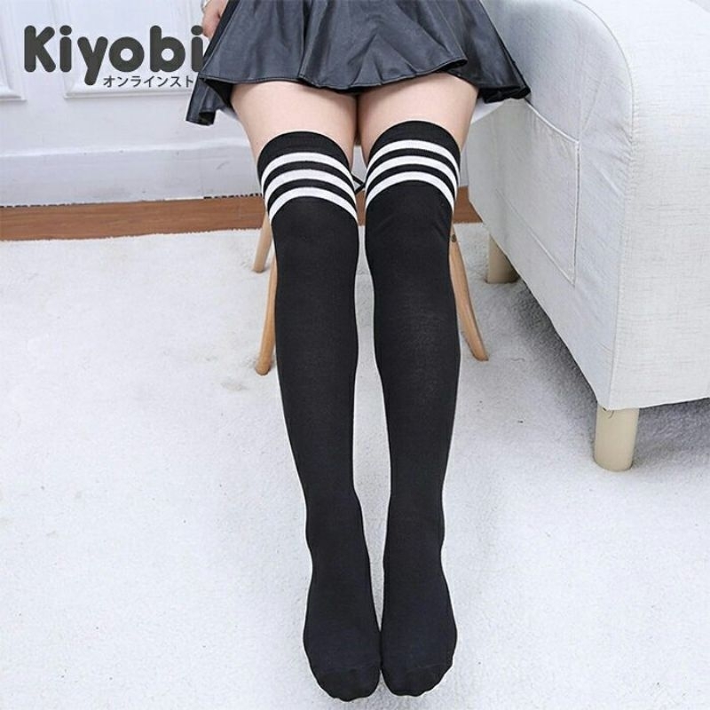 kaos kaki sekolah jepang