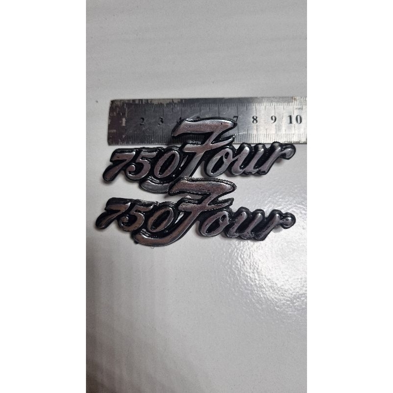 EMBLEM TUTUP AKI HONDA CB 750