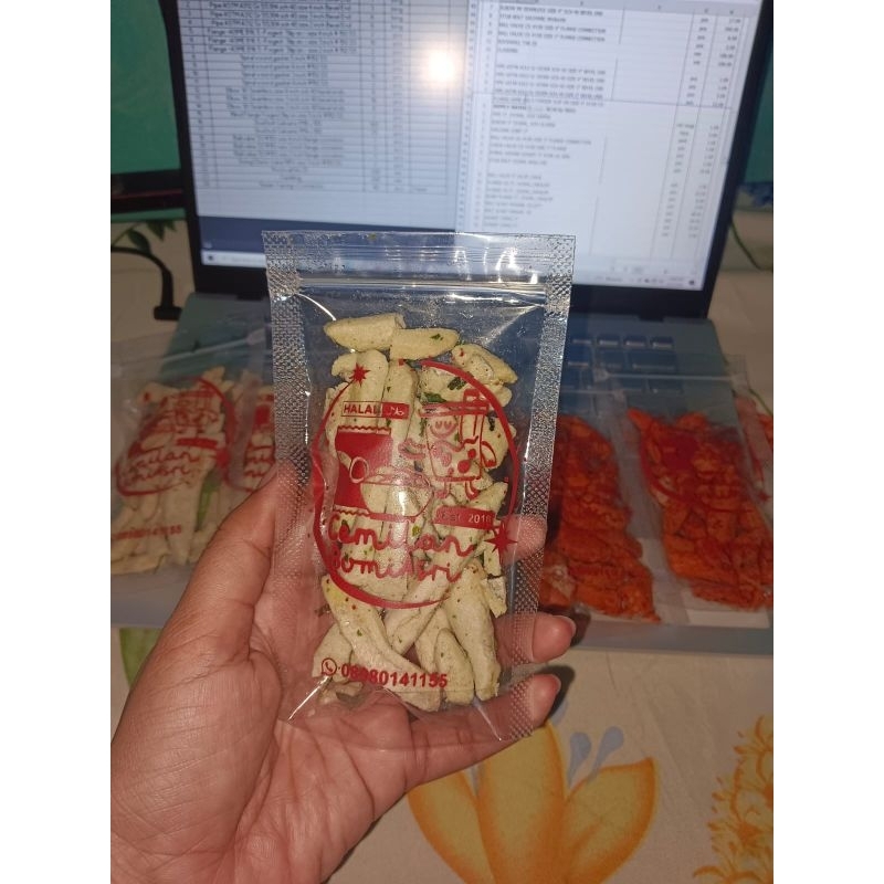 

Basreng Bumi Asri Pedas dan Daun Jeruk +-30gram