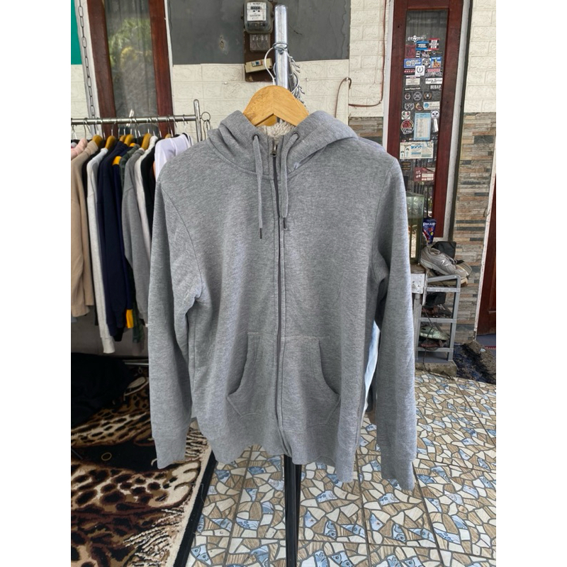 Hoodie gU second bekas jos