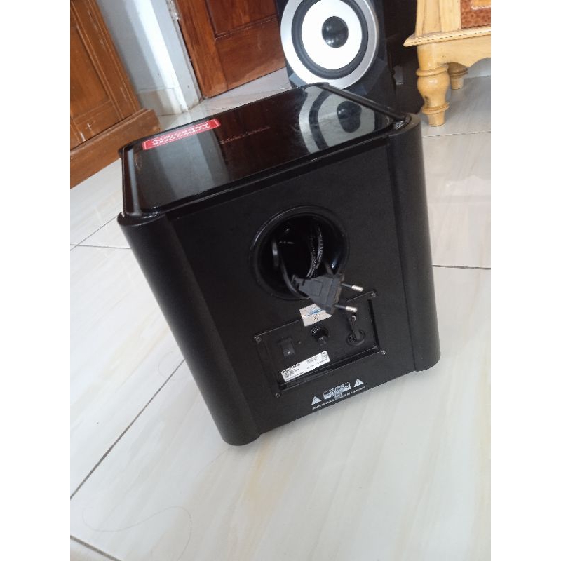 subwoofer aktif Polytron swf 0241