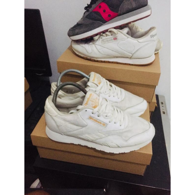 sepatu second rebook clasik
