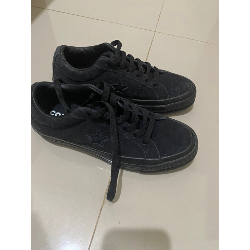 converse full black one star