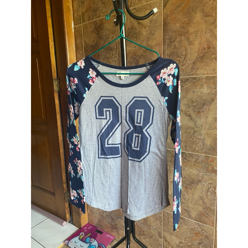 preloved kaos wanita panjang motif bunga