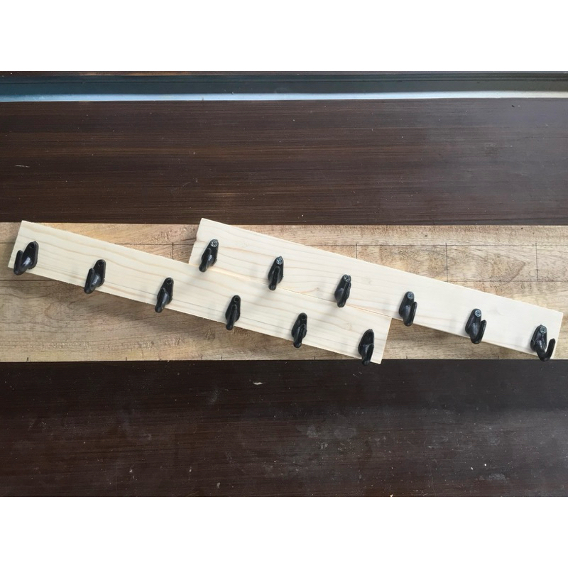 Gantungan kapstok baju dinding estetik kayu solid