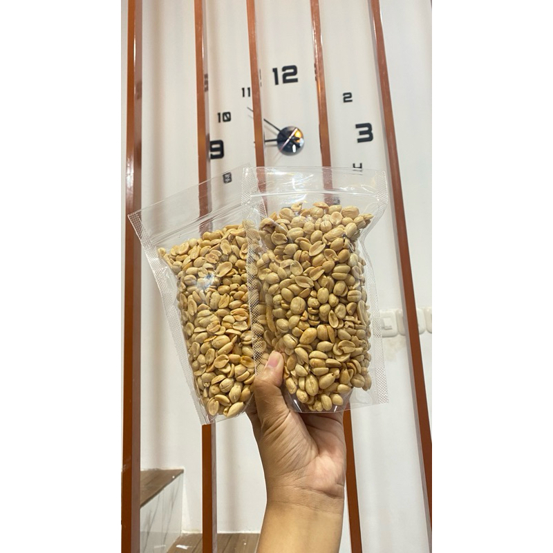 

Kacang Bawang Goreng Gurih 250Gr Khas Madura