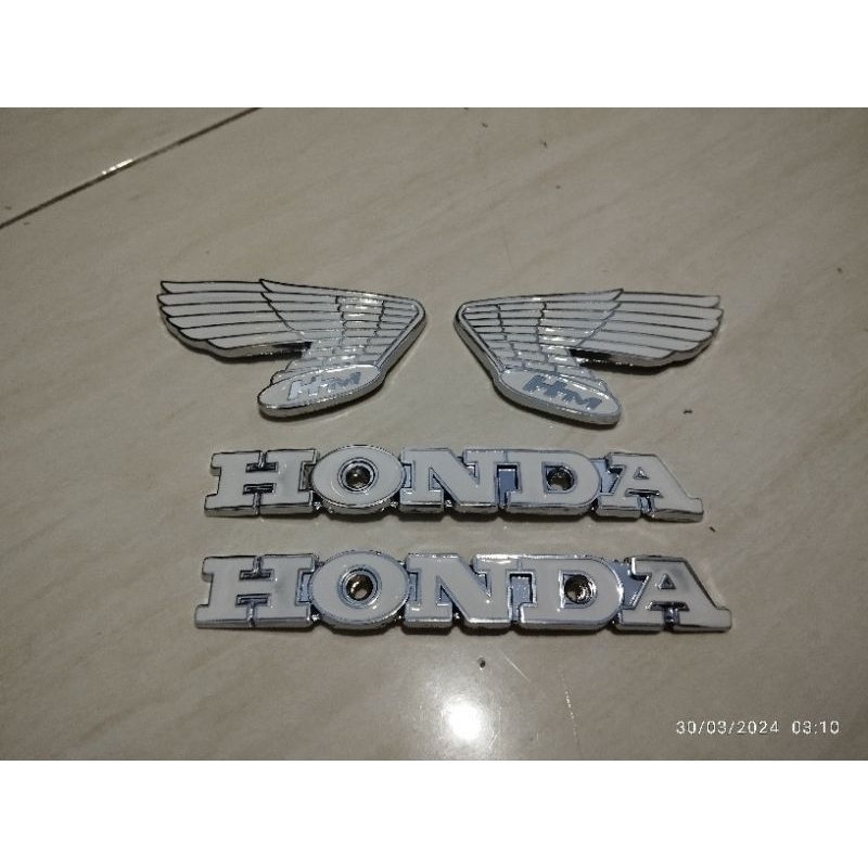 Emblem logo tangki tengki CB100 CB 100 glatik s90z import taiwan putih detail original