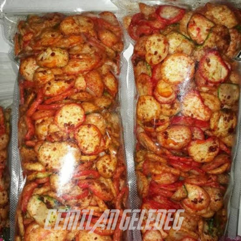 

Kerupuk Seblak Pedas Bantat Daun Jeruk 250gr - Cemilan Geledeg