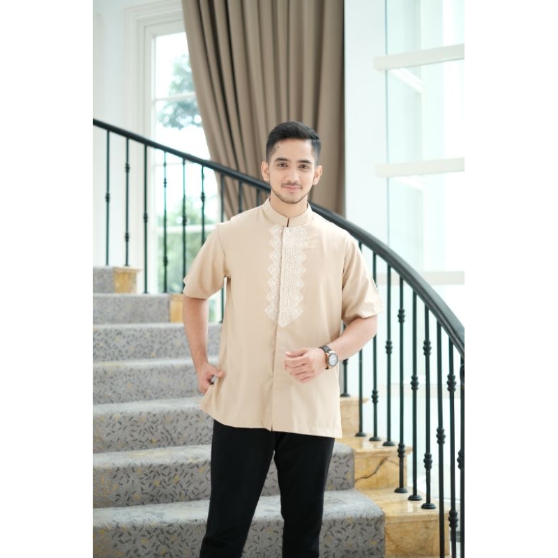 Koko Cream Lengan pendek dengan bordir