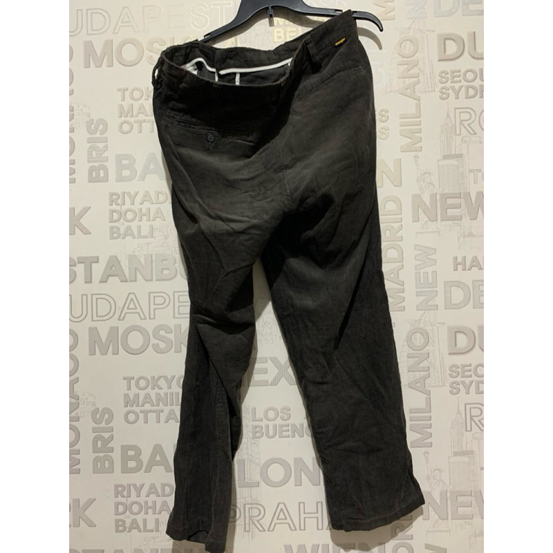 Celana corduroy wrangler grey size 38 original