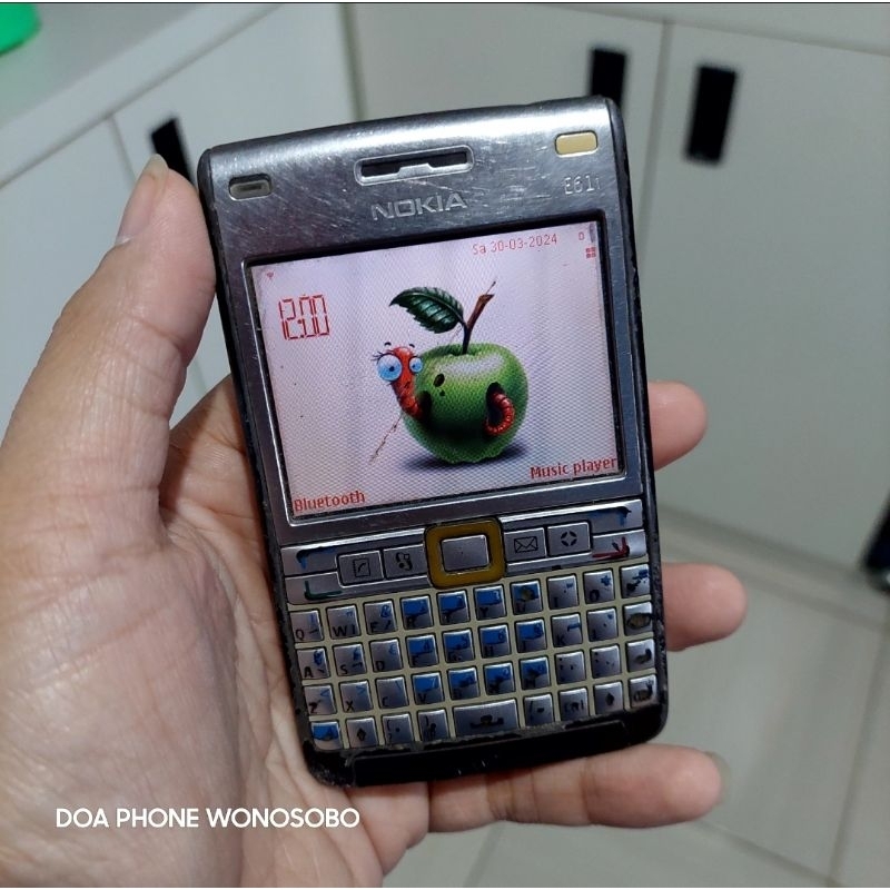 NOKIA E61i , ADA MINUS