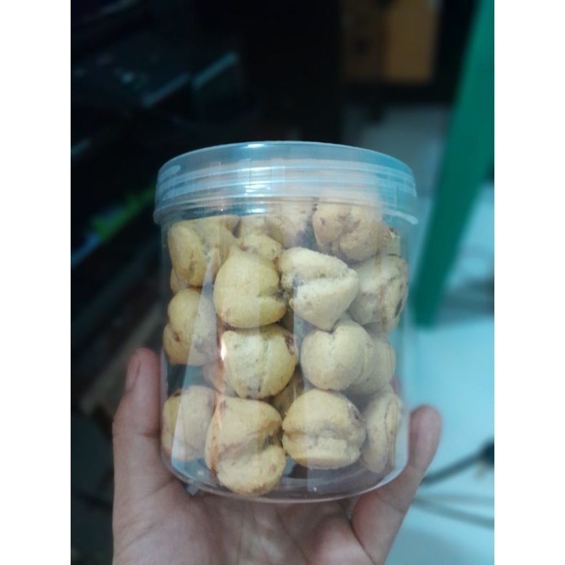 

soes kering coklat lumer